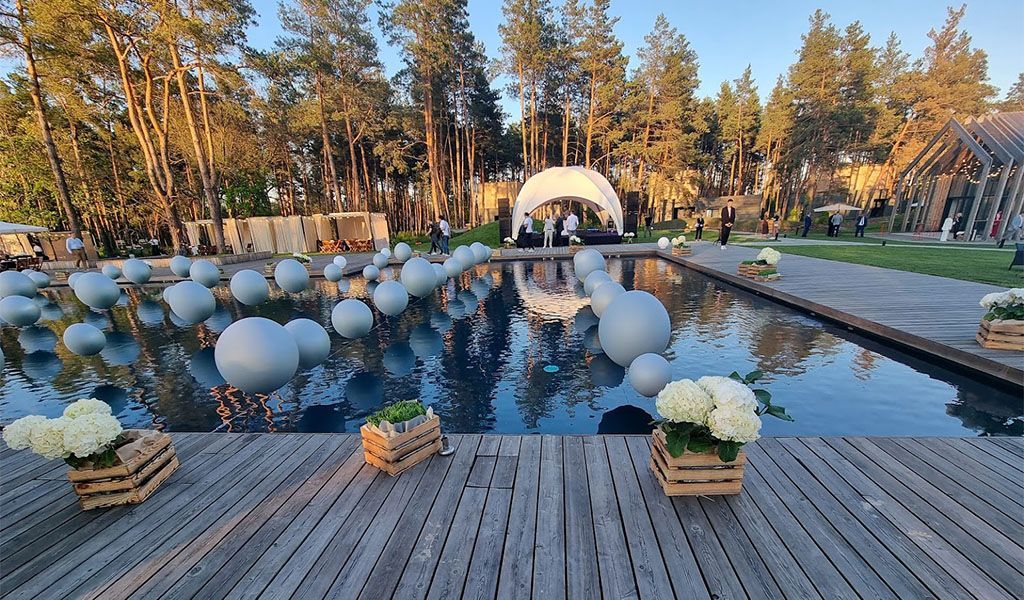 Обзор бассейнов в различных зонах отдыха Киева и Киевской области