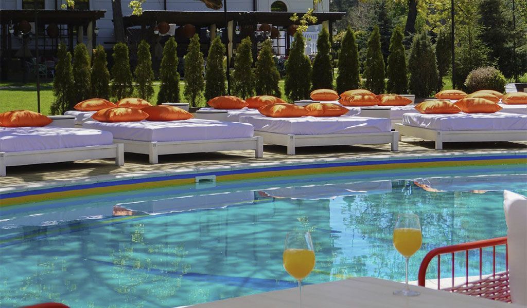 Обзор бассейнов в различных зонах отдыха Киева и Киевской области