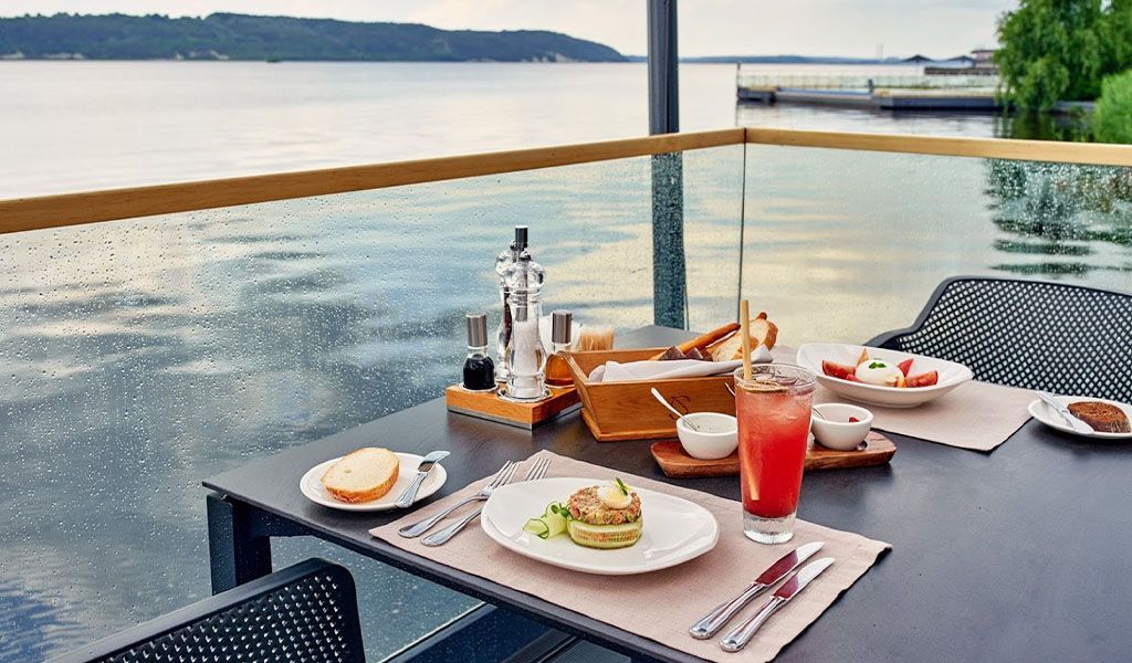 Обзор бассейнов в различных зонах отдыха Киева и Киевской области