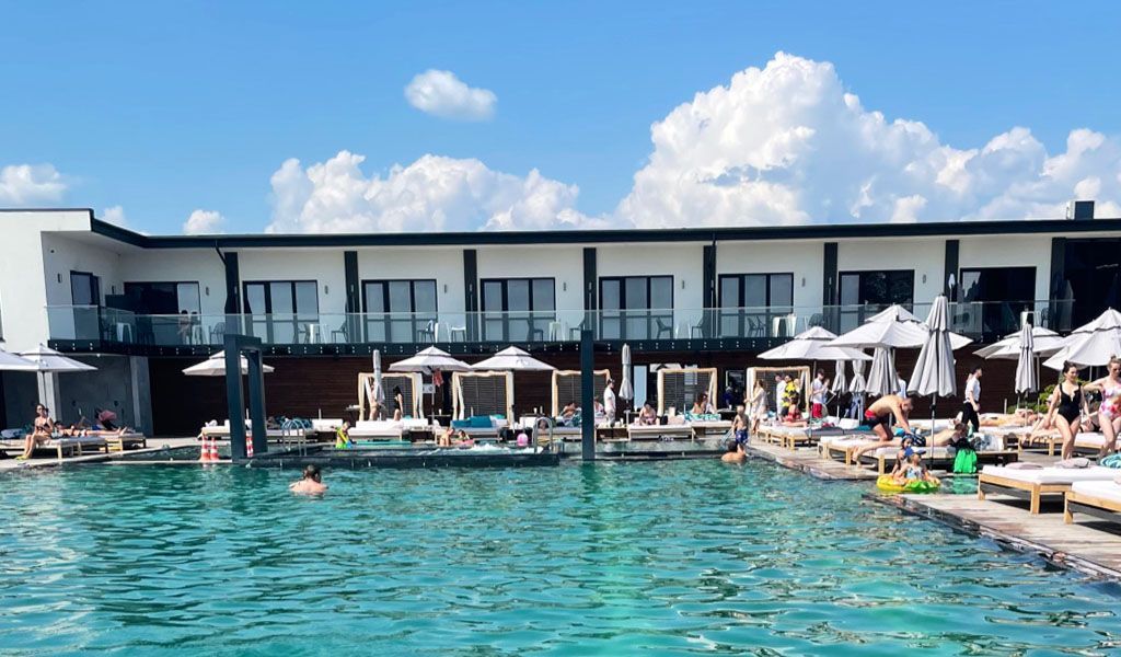 Обзор бассейнов в различных зонах отдыха Киева и Киевской области