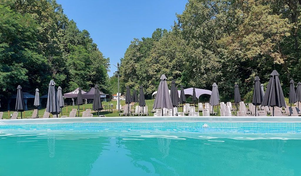Обзор бассейнов в различных зонах отдыха Киева и Киевской области