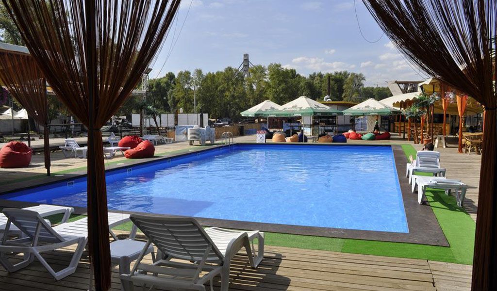 Обзор бассейнов в различных зонах отдыха Киева и Киевской области