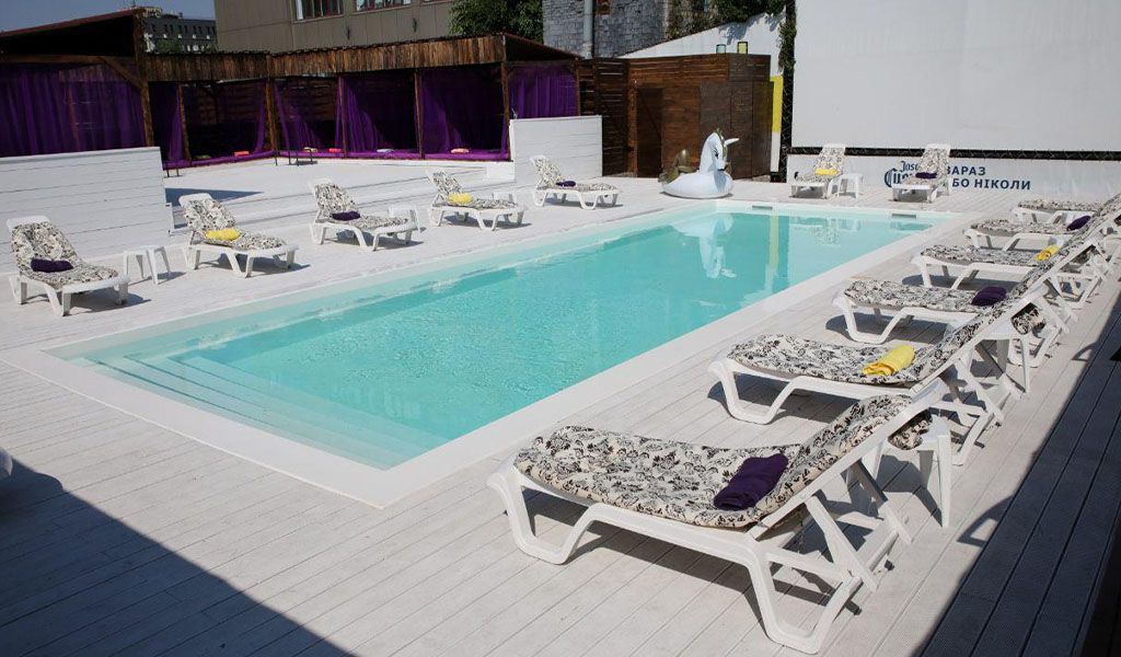 Обзор бассейнов в различных зонах отдыха Киева и Киевской области