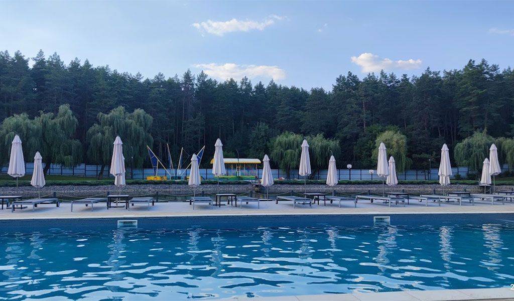 Обзор бассейнов в различных зонах отдыха Киева и Киевской области