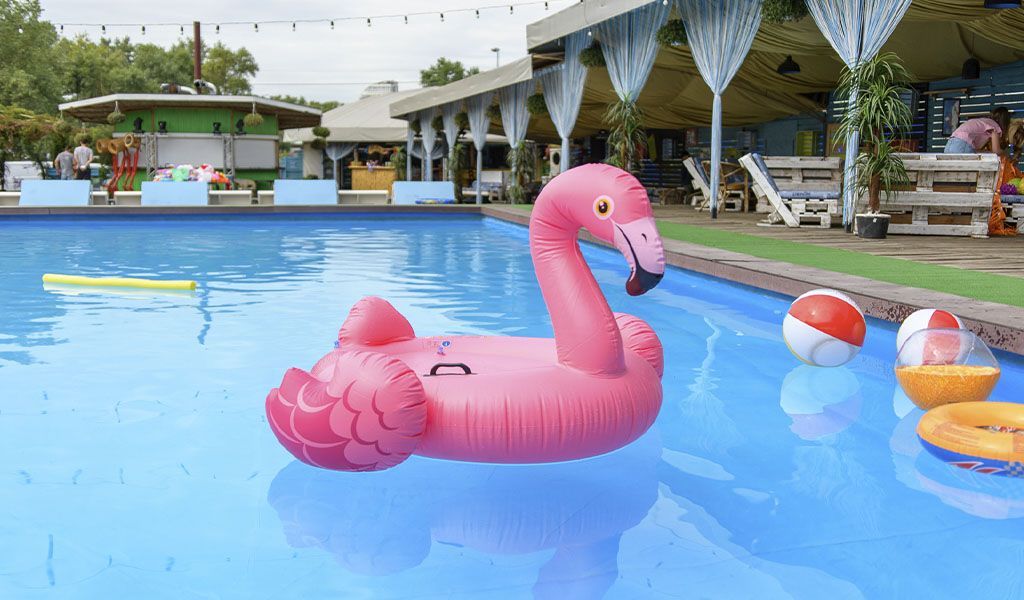 Обзор бассейнов в различных зонах отдыха Киева и Киевской области