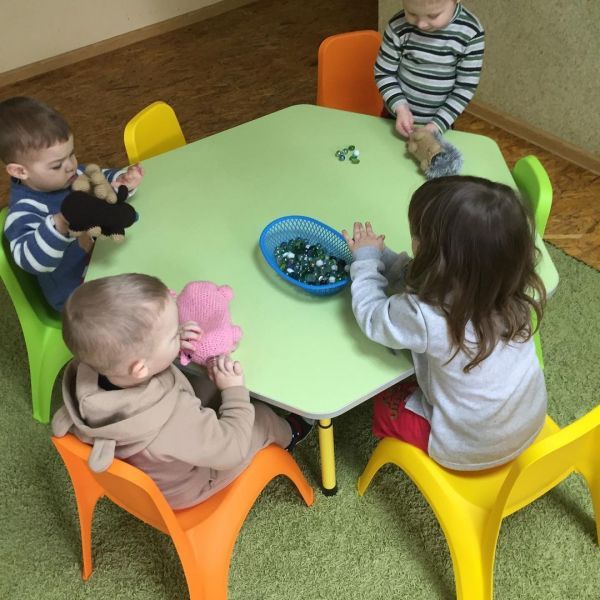 Дошколяр в Ровно: программы и цены