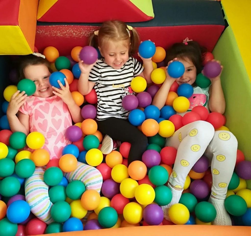 Дошколяр в Ровно: программы и цены