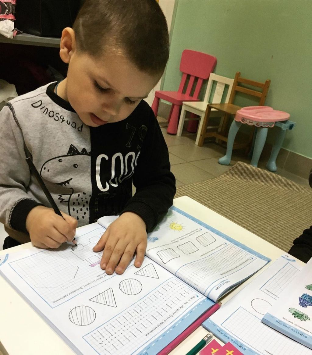 Дошколяр в Ровно: программы и цены