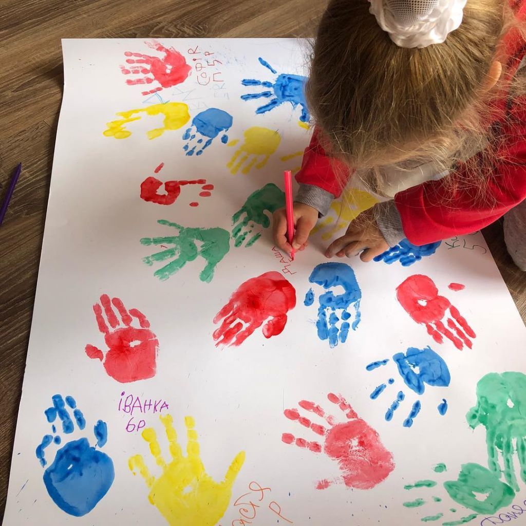 Дошколяр в Ровно: программы и цены